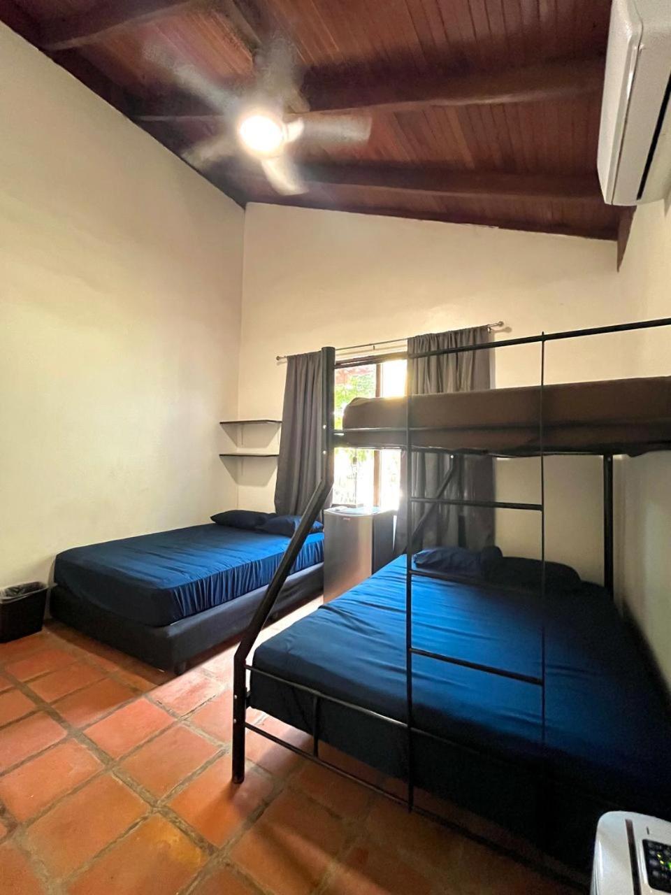 Tamarindo Backpackers Hostel Ngoại thất bức ảnh